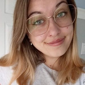 Meet your Posher, Hailey